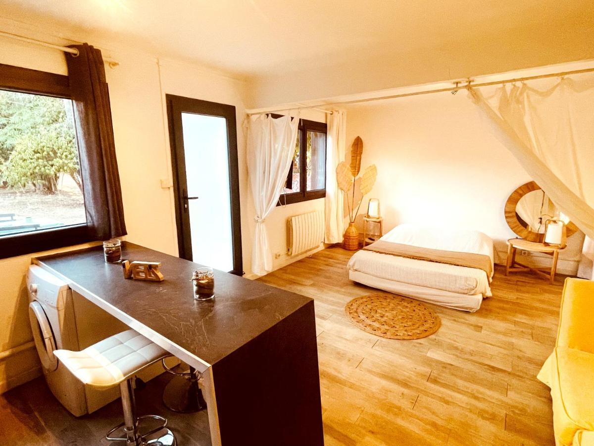 Superbe Appartement Boheme Dans Les Vignes Nîmes Buitenkant foto