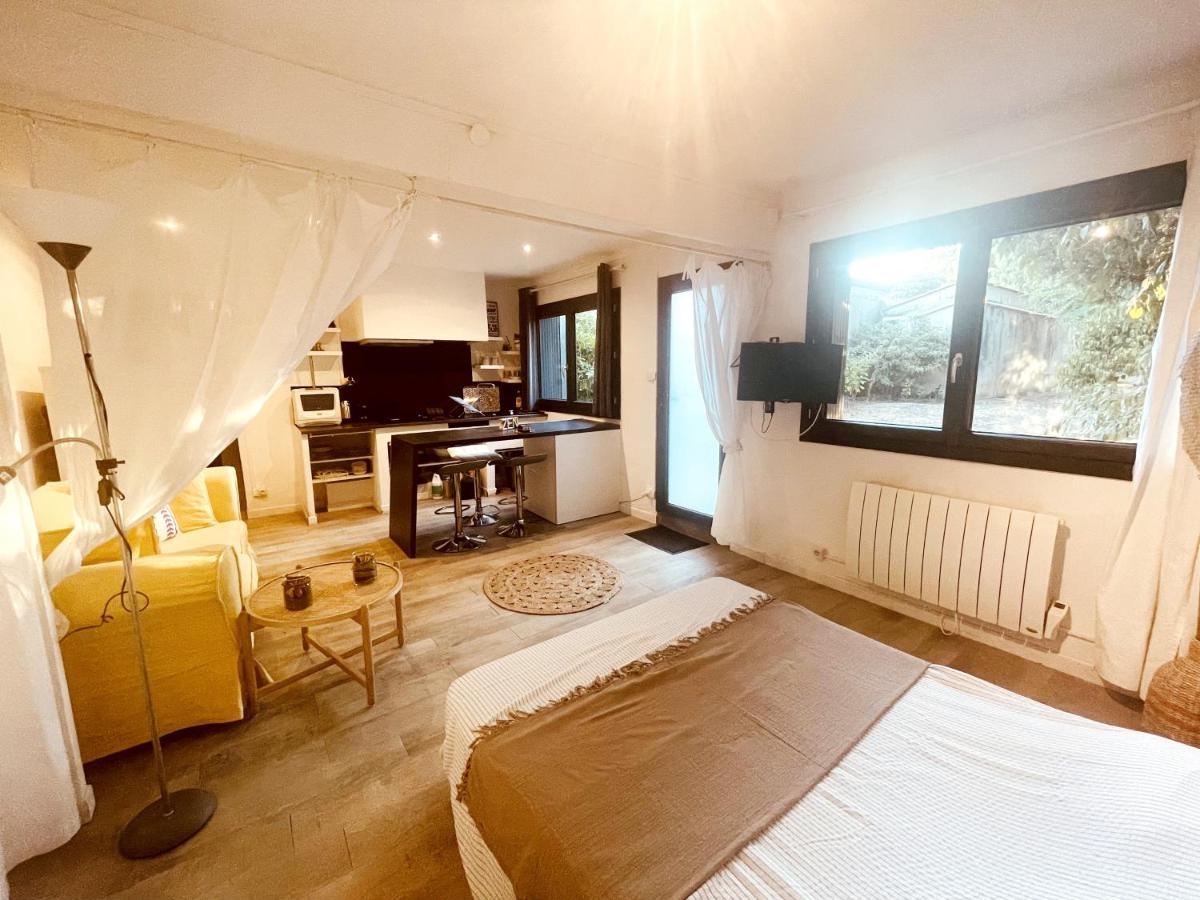 Superbe Appartement Boheme Dans Les Vignes Nîmes Buitenkant foto