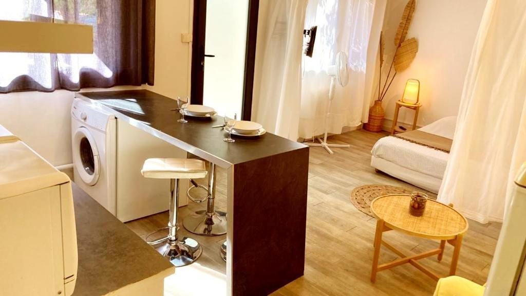Superbe Appartement Boheme Dans Les Vignes Nîmes Buitenkant foto